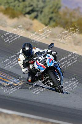 media/Dec-18-2022-SoCal Trackdays (Sun) [[8099a50955]]/Turn 10 (140pm)/